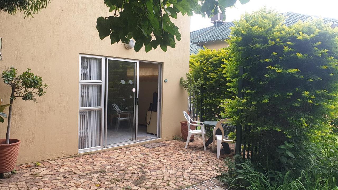 Matina Guest House Johannesburg Exteriör bild
