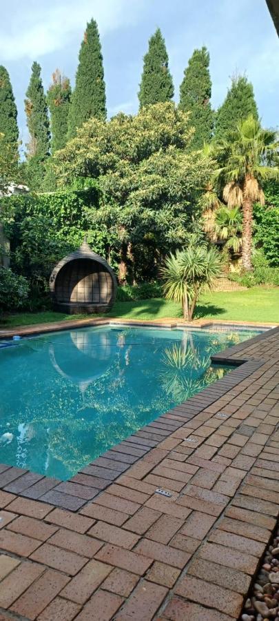 Matina Guest House Johannesburg Exteriör bild